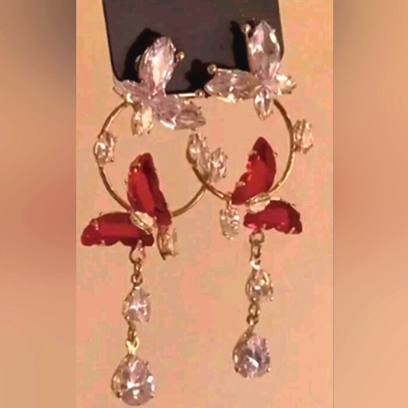 🌟New Elegant Red and Silver Butterfly Dangle  Earrings🌟 - Picture 1 of 3